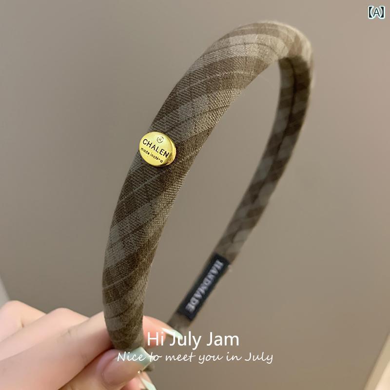 韓国っぽ 雑貨 アクセサリー 韓国 小さい 金 ラベルの コーヒー チェック 柄の ヘッド バンドの 女性 2024 秋冬 バンド 外出 圧力 ヘア ピン