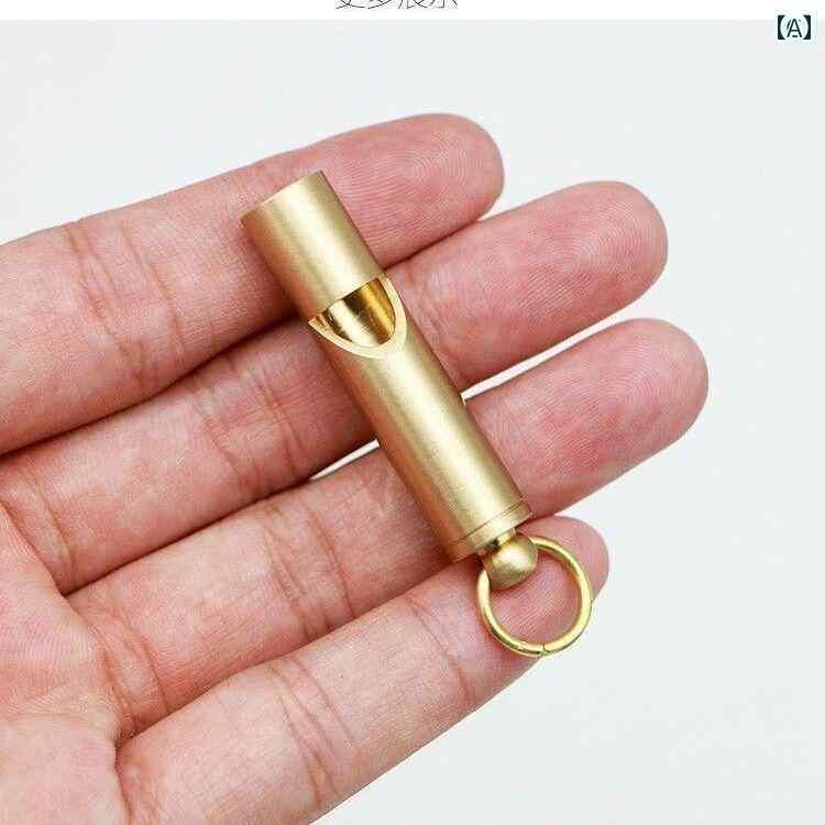 ホイッスル 笛 アウトドア 真鍮製 アウトドア サバイバル 用品 ミリタリーファン レトロ 審判用 真鍮 ..