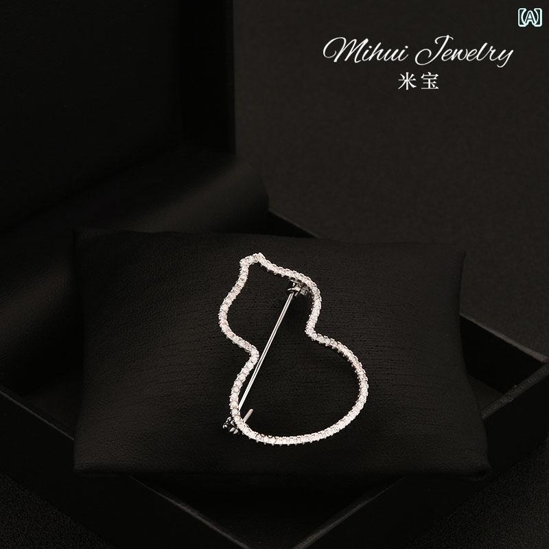 コサージュ メンズ アクセサリー ピン シンプルで な ひょうたん ブローチ 服の 襟に 合わせた アクセサリー スーツ コートの コサージュ ギフト