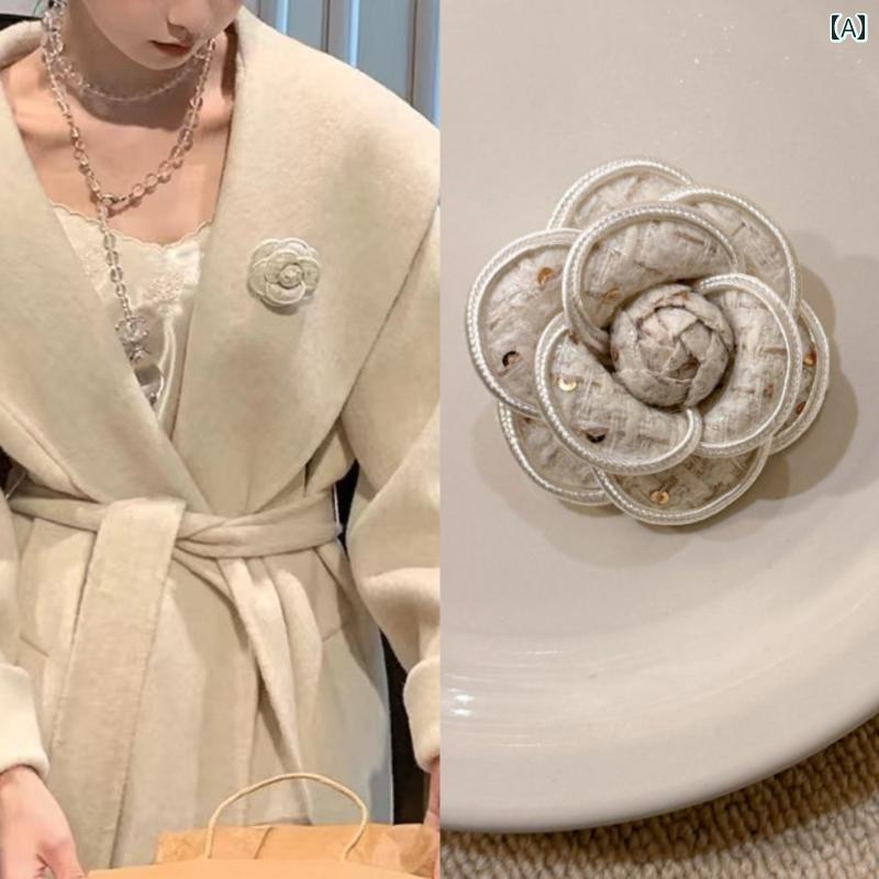 ブローチ コサージュ アクセサリー レディース ハイエンド エレガントの 椿の ブローチ 精巧 花の コート ピン アクセサリー 襟の 花