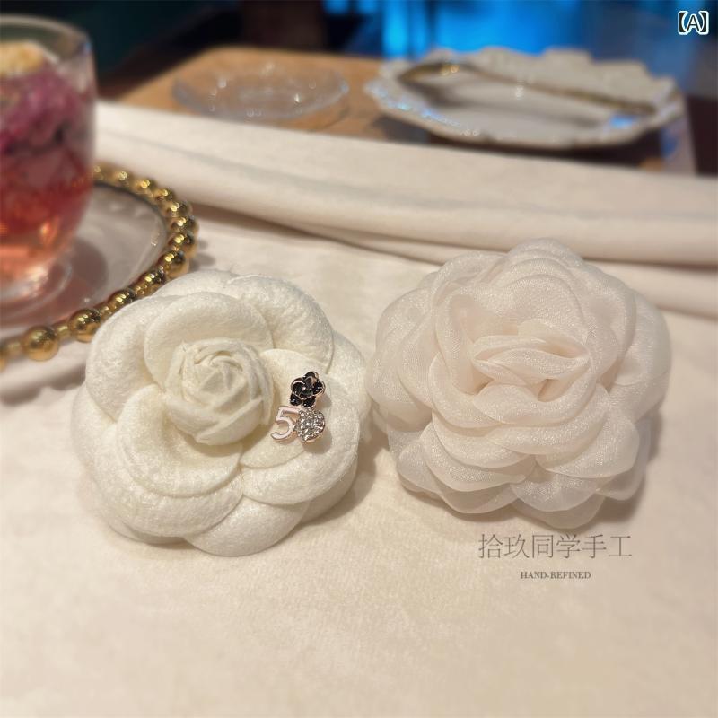 ブローチ コサージュ アクセサリー な 白い カメ リアの ブローチオー ガンザの フェアリーのの ヘア アクセサリー コサージュ エレガントの レディース 衣類