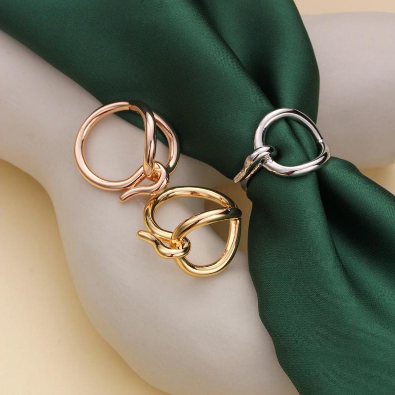 シルク スカーフ シンプルで ハイエンド ハート型の シルクスカーフ バックル。 質感が 良く 色褪せに..