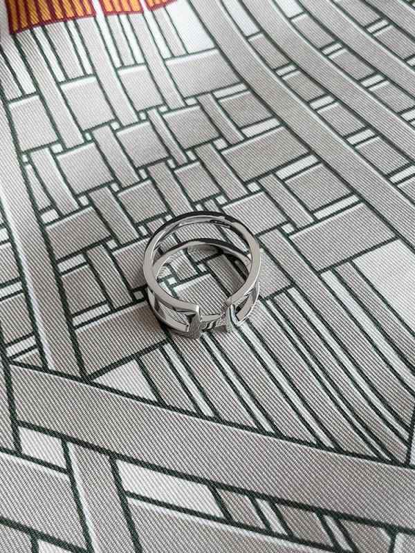 シルク スカーフ 高級 シルクスカーフ バックル スカーフ レディース スクエア アクセサリー 多機能 リ..