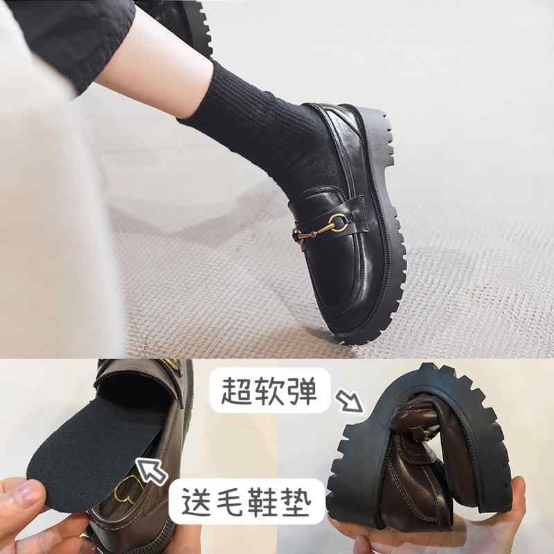 カジュアルローファー 厚底 ローファー レディースシングル シューズ スモール レザーシューズ JK 2024 秋 英国 レトロ メタル バックル 学生 ソフト ソール