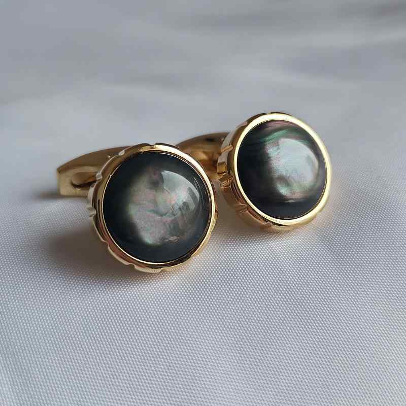 メンズカフスボタン 新 着 フロー ハート カラー シェル カフスボタン メンズスーツ シャツ フレンチ 高級 工場 供給