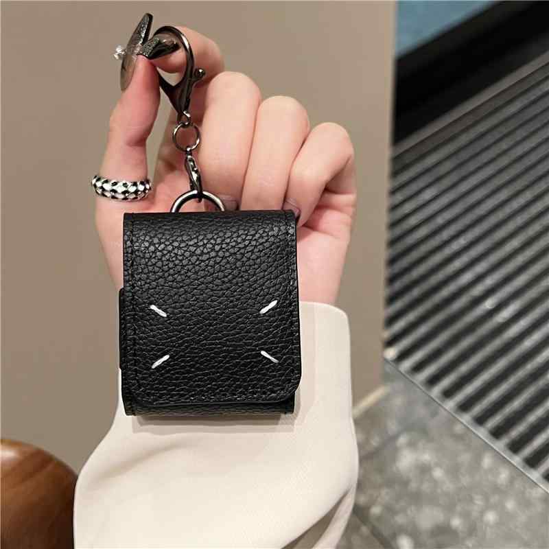 ݷϺؤ㤨AirPods ݸ եå ޥ른 եå ֥å 쥶 ȥå ۥ С Airpods pro 2 ݸ   Apple 2 Bluetooth 磻쥹 ܥå Хå ץ /פβǤʤ3,973ߤˤʤޤ