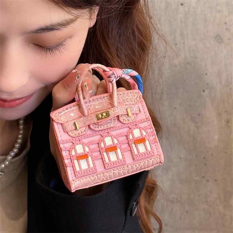 AirPods 保護ケース ミニ プラチナ バッグ ペンダント スモールハウス イヤホン 車 キーホルダー 装飾..