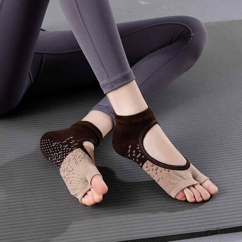 ヨガソックス 夏用 ヨガ ソックス プロ 仕様の 滑り止め オープントゥ つま先 スプリット トゥ 春秋用 コットン製 高級 エア リアル ピラティス 室内用