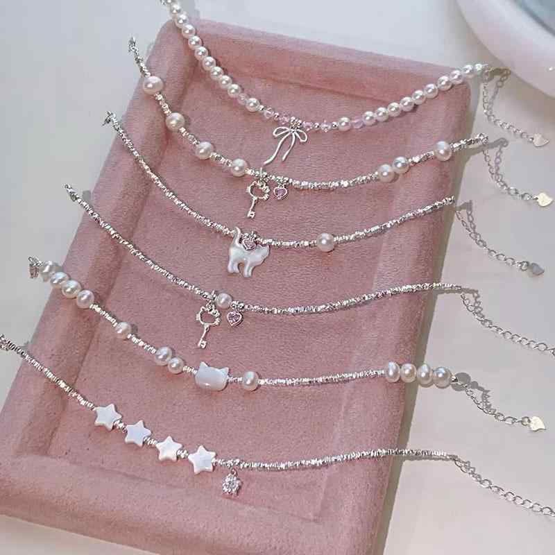 White Coral - レディース ブレスレット パール 銀粒 デザイン 高級感 ファッション アクセサリー 日常使い スタイリッシュ ジュエリー 手元 装飾