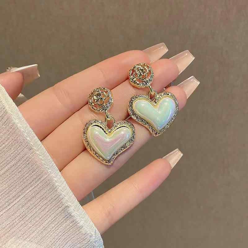 Garnet - イヤリング フラワー パール ハート モチーフ プリーツ デザイン バロック レトロ ビンテージ ファッション アクセサリー シルバー ユニーク スタイリッシュ