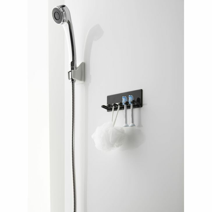 ◎ ★ 山崎実業 マグネットバスルーム歯ブラシホルダー 5連 タワー ブラック 歯ぶらし 磁石 洗面所 風呂 収納 [税込3980円以上 送料無料 ！割引クーポン配布中]