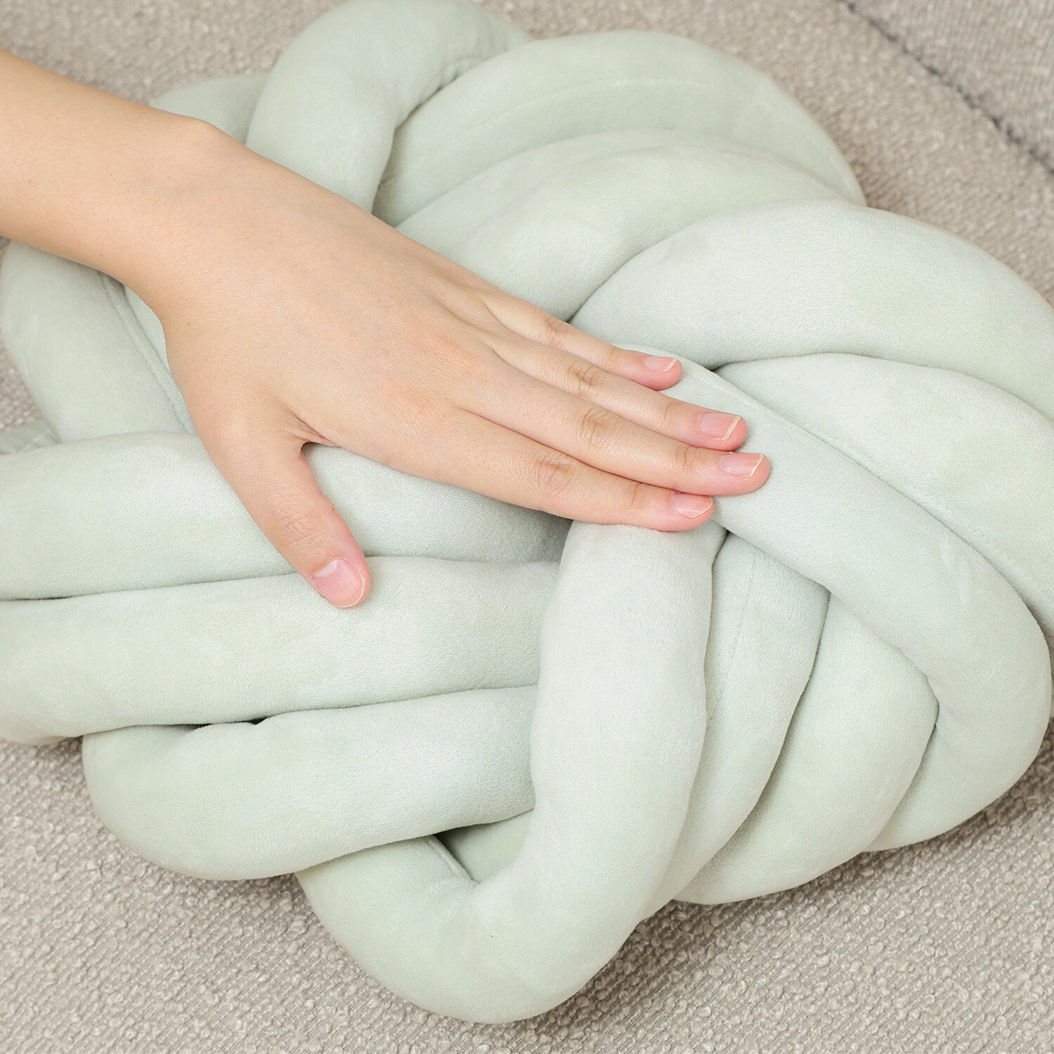 チャンキー ラウンドクッション 34×34cm GR 3600 インテリア 送料無料 不二貿易 プチプラ リビング・ダイニング・寝室 高コスパ家具で理想の部屋 モダン&北欧デザインのおしゃれ家具 [2]