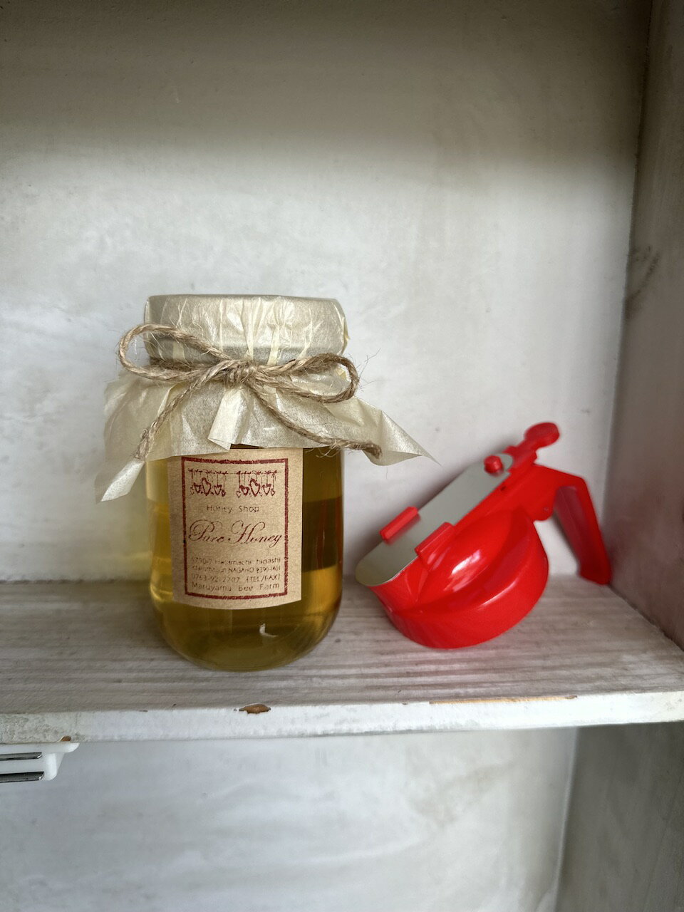 R5年度採蜜　新蜜　国産はちみつ　あかしあ　蜂蜜　ハニー　honey ハチミツ　内容量300g サーバーセット　赤