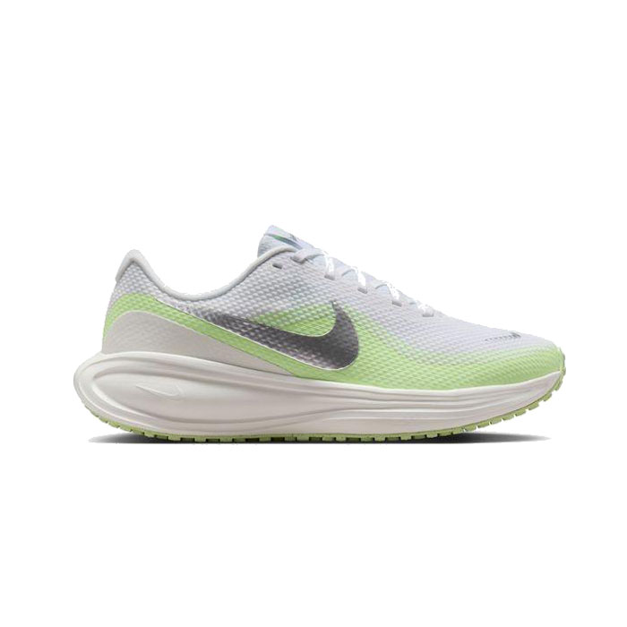 送料無料 軽くて走りやすい。クッション性と通気性に優れたNIKEランニングシューズ。毎日のウォーキングやジョギングに最適 REVOLUTION 8