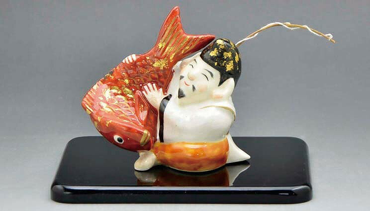 京焼/清水焼 陶器 置物 えびす鯛（台付） 縁起物 Kyo-yaki. Japanese ceramic ornament. Ebisu and lucky snapper.