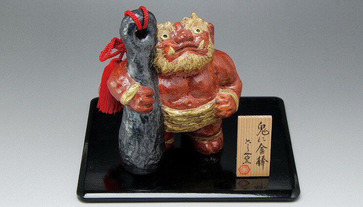 / ƫ ʪ ˶֡ա Ȣ Kyo-yaki. Japanese ceramic ornament. Demon oni with kanabo. Wooden box.