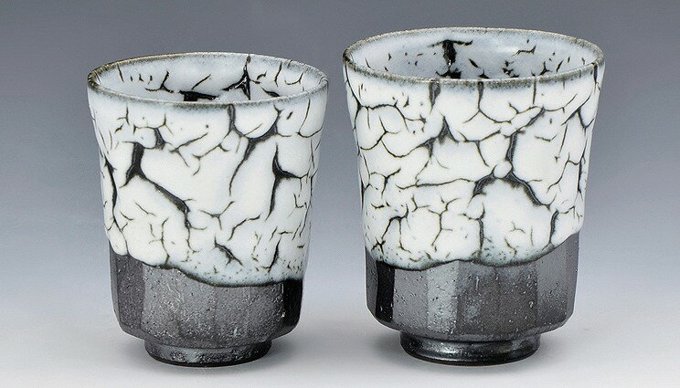 京焼/清水焼 陶器 夫婦組湯呑 白かいらぎ 紙箱入 Kyo-yaki. White kairagi Set of 2 Teacups Yunomi. Paper box. Ceramic.