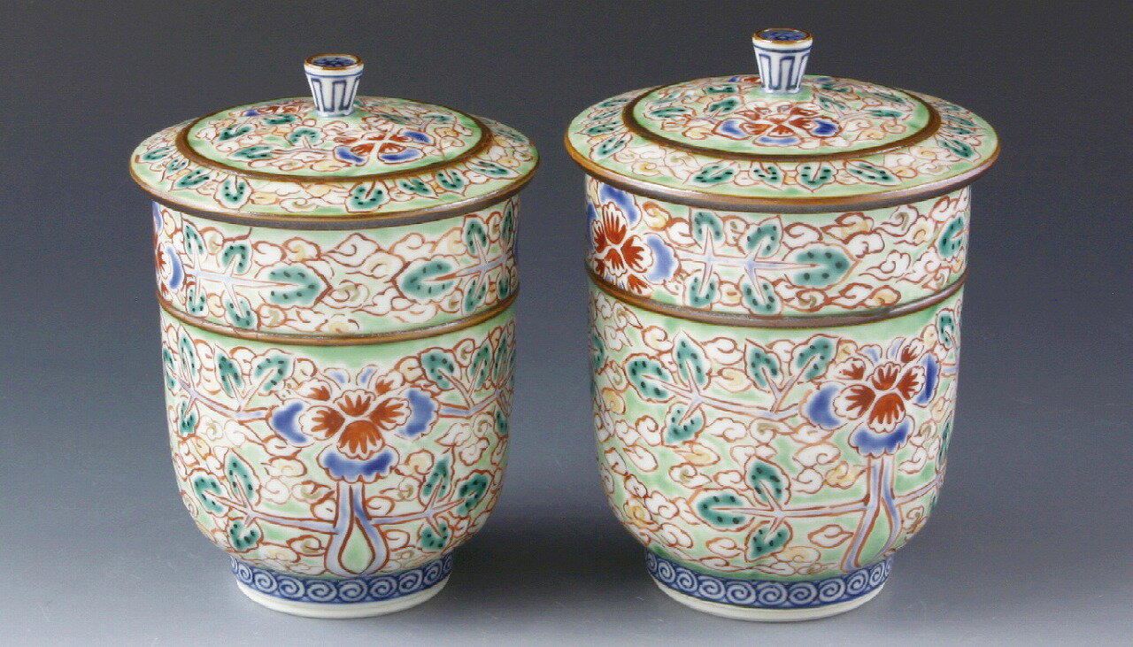 京焼/清水焼 磁器 蓋付夫婦組湯呑 ヒワ花雲 木箱入 Kyo-yaki. Set of 2 Teacups Hiwakaun Yunomi with a cover. wooden box. Porcelain.