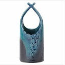 サイズ: 径11cm 幅11cm 高さ26cm 容量cc Japanese Ceramic Shigaraki ware. Ikebana flower vase. Blue glass musubi. 焼成により表示内容と多少の寸法の違いや色の違いが生じる場合がございます。ご了承ください。 日々の生活を豊かにする、贈り物としても喜ばれる作品ばかりです。 Shigaraki ware is a style of Japanese ceramic.