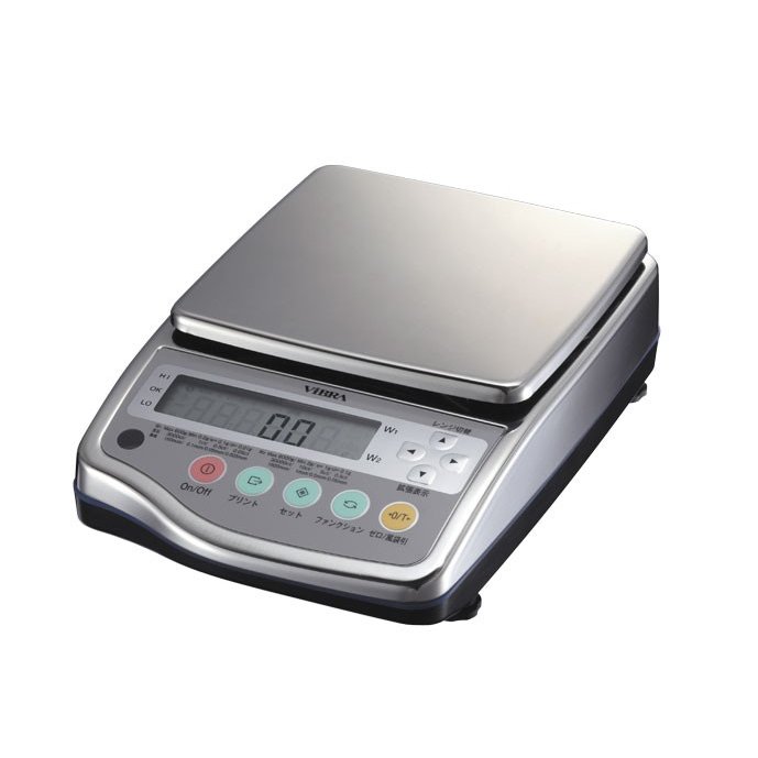 送料、代引手数料無料！　 新光電子のCJ-A6000Wは、最大ひょう量6000gで、 600g/6000gとレンジの切替が可能な電子天びんです。 ひょう量に応じて目量は0.1g/1gと対応します。 拡張表示が0.01g/0.1gと付いており...