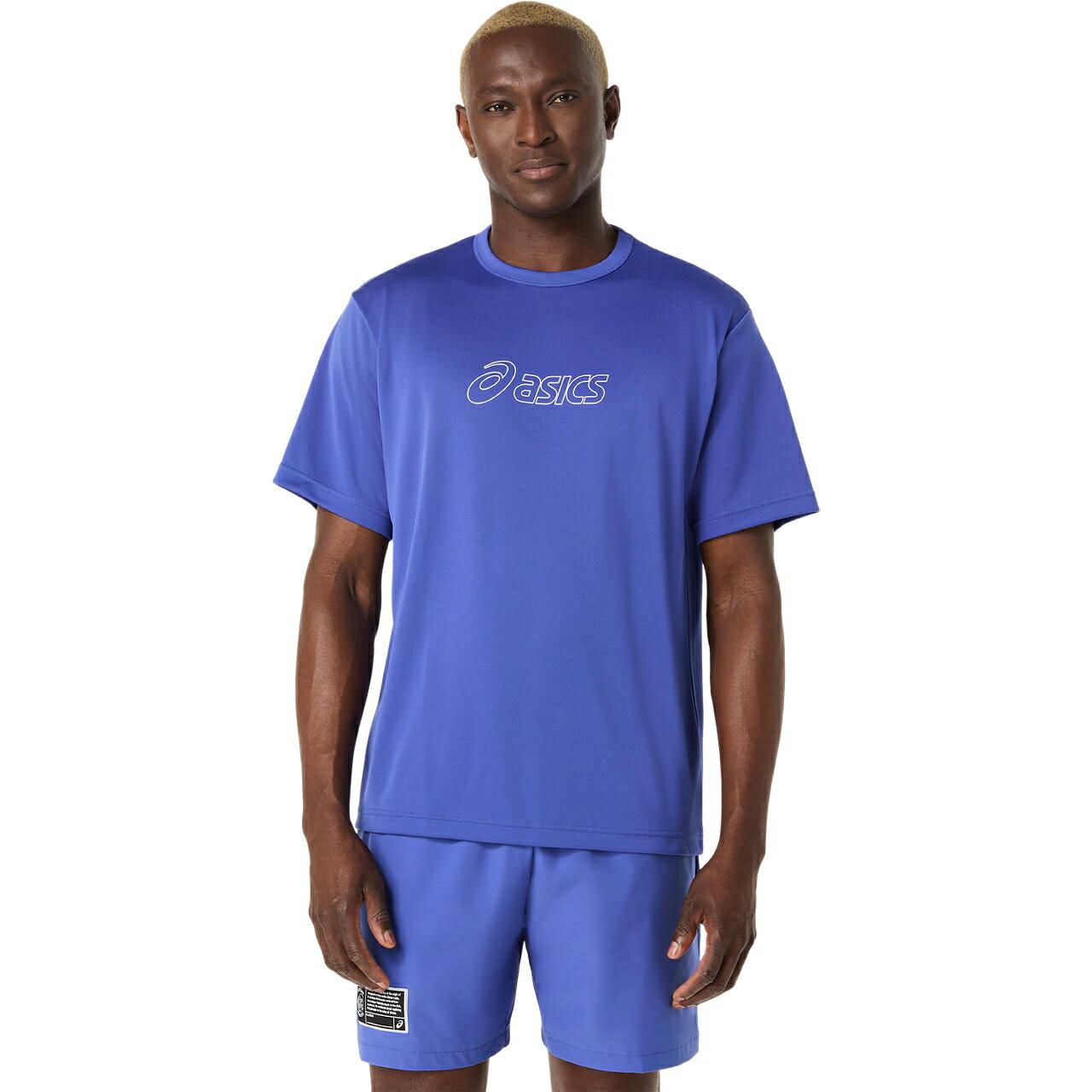 カラー名：ダークコバルトサイズ：M|L|XL|2XL|3XLシリーズ：25AW NEWGOLD生産国：Indonesia規格：ポリエステル100%MIDTOWN KRAKENSアイテム、Basketballマストアイテムの半袖シャツMIDTOWN KRAKENSアイテム、Basketballマストアイテムの半袖シャツ前面にASICS、背面にMIDTOWN KRAKENSのマークが印刷された半袖シャツ。オリジナルのピスネームを左裾部分に縫い付け。アシックスオリジナルサイズバスケットボール / スポーツウェア / 半袖 / ショートスリーブ / Tシャツ / 練習 / トレーニング / ジム / スポーツ / 2063A454-401