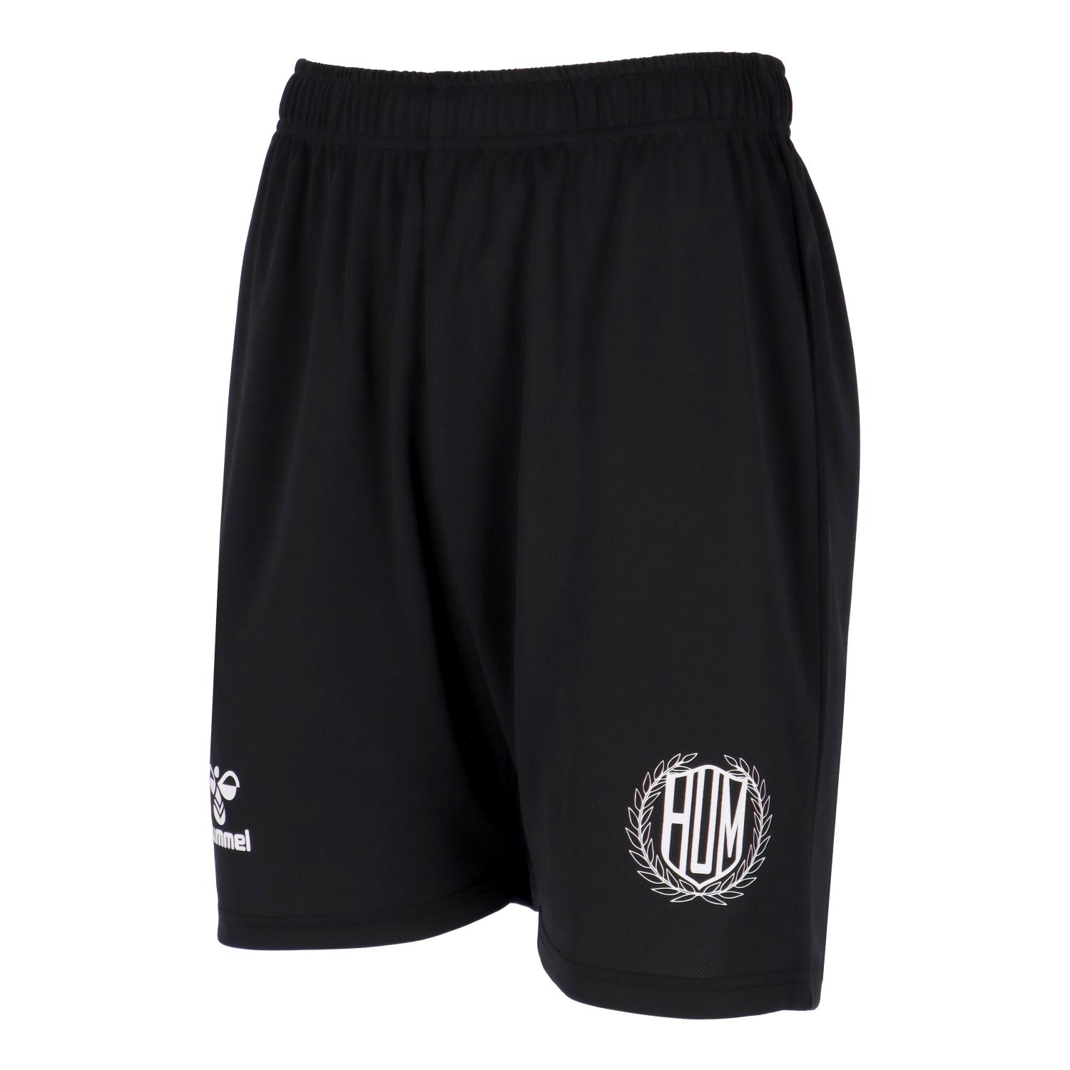 品名：HB BASICプラクティスショーツカラー名：ブラックサイズ：S:ウエスト64/ヒップ104/股下17/裾幅23M:ウエスト68/ヒップ108/股下18.5/裾幅24L:ウエスト72/ヒップ112/股下20/裾幅25O:ウエスト76/ヒップ116/股下21.5/裾幅26XO:ウエスト80/ヒップ120/股下23/裾幅27※素材の特性によって表記サイズよりも多少の誤差が生じる場合がございます。予めご了承ください。※商品によってはどうしても若干の誤差が発生してしまいます。　1-2cmの誤差はあらかじめご了承ください。素材：ポリエステル100％仕様その他：●股下：20cm(Lサイズ)●機能：吸汗速乾生産国：中国製特徴：吸汗速乾のニット素材を採用したベーシックプラクティスパンツ。ポケット無し。ハンドボールプラクティスパンツ / / / ハンドボールウェア / / / ハンドボールパンツ / / / ハンドボール練習着 / / / プラパン / / / 練習パンツ / / / ハーフパンツ / / / クォーターパンツ / / / ショートパンツ / / / ワークアウトショーツ / / / 膝上 / / / 膝下 / / / レギュラーフィット / / / スリムフィット / / / ルーズフィット / / / ウエストゴム / / / ウエスト紐 / / / ドローコード / / / ポケット付き / / / ファスナーポケット / / / ポケットなし / / / サイドスリット / / / スリット / / / 動きやすい / / / 吸汗速乾 / / / ドライ / / / 通気性 / / / 伸縮性 / / / ストレッチ / / / 軽量 / / / 抗菌防臭 / / / 消臭 / / / UVカット / / / 接触冷感 / / / メッシュ / / / 摩擦に強い / / / 破れにくい / / / 耐久性 / / / 汗染み防止 / / / ナンバリング / / / グラフィック / / / カモフラ / / / 総柄 / / / プリント / / / ワンポイント / / / チームウェア / / / 部活ウェア / / / クラブチーム / / / サークル / / / スクールウェア / / / ユニフォーム / / / メンズ / / / レディース / / / ユニセックス / / / ジュニア / / / キッズ / / / 小学生 / / / 中学ハンド / / / 高校ハンド / / / 大学ハンド / / / 社会人ハンド / / / 部活 / / / 練習用 / / / 試合用 / / / ウォームアップ / / / 移動着 / / / 普段着 / / / 夏用 / SSK-HAP2150P-90