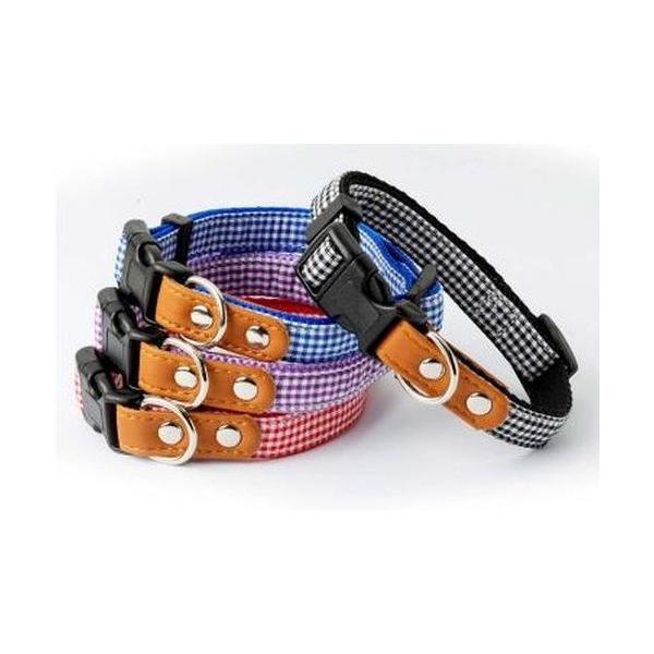 犬用ワンタッチカラー。原材料：ナイロン。幅×奥行×高さ=10×10×140(mm)。ギンガム柄の犬用ワンタッチ首輪。