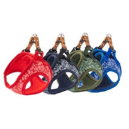 犬用ソフトハーネス。原材料：ナイロン。幅×奥行×高さ=170×100×250(mm)。ペイズリー柄のソフトハーネス。