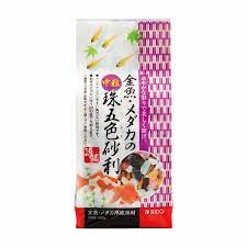 金魚・メダカ飼育専用の底床材です。原材料：天然砂利。幅×奥行×高さ=100×60×200(mm)。メンテンスしやすい砂利。