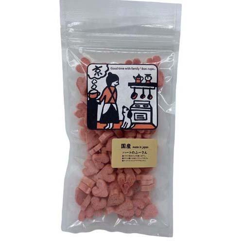 ハートの形をした麩のおやつです。