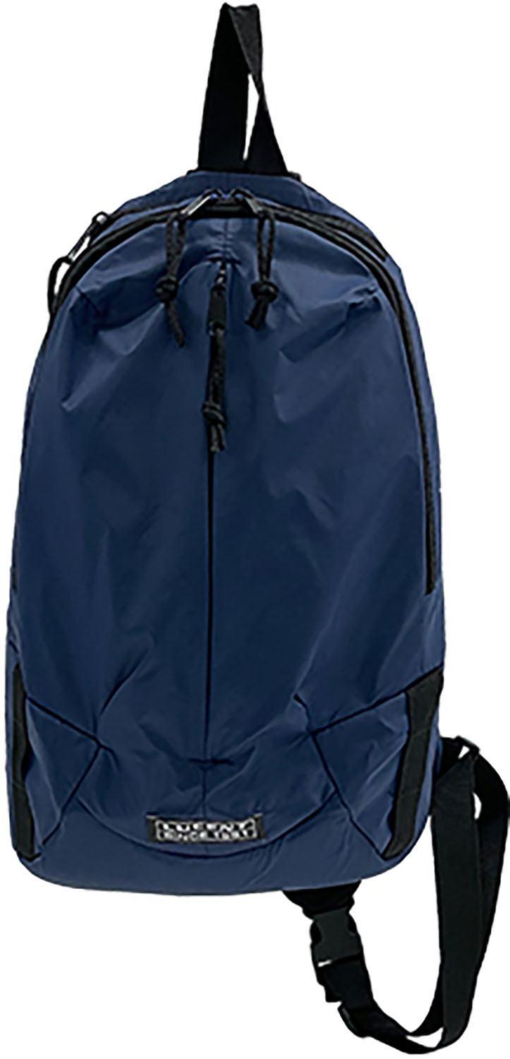 品名：LUCENT ボディバッグ NVカラー名：ネイビー商品本体サイズ（高さ×幅×奥行）：幅23×高さ37×奥行10cm商品の説明：ナイロン製のボディバッグです。素材・材質：表/ナイロン100%、裏/ポリエステル100%原産国：中国テニス / バッグ / ケース / ボディバッグ / ショルダーバッグ / シンプル / スポーティー / XLB3846-