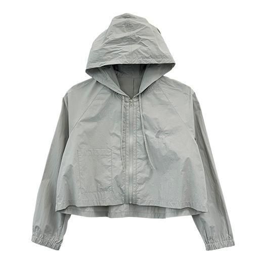 品名：LUCENT_UVポンチョパーカー_U_IAカラー名：アイスグレーサイズ詳細：サイズ表(cm)S〜M：身丈52 身巾121.2 裄丈76.5L〜O：身丈53.5 身巾129.2 裄丈78.5※商品によってはどうしても若干の誤差が発生してしまいます。　1-2cmの誤差はあらかじめご了承ください。商品の説明：2026SSカタログより登場の新作アイテムです。素材・材質：ナイロン100%原産国：中国製2026 CollectionUVカットジャケット / ウインドブレーカー / アウター / 裏メッシュ / スポーツ / スポーティー / トレーニング / カジュアル / デイリー / XLW3204-