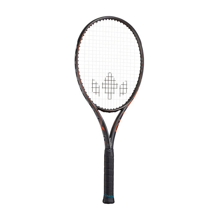品名：TAA018_AXIS_100_TEAM商品の説明：Unrivaled Spin(無敵のスピン)スピン性能に特化したDIADEM渾身の一撃。Airfoil Frame、Precision + Strike Zone、Spin 3x Portsが生み出すスピン性能に加え、圧倒的な安定感を生み出すFSシステム搭載。100平方インチ280gモデル。原産国：中国長さ:27インチ重さ:280gラケット　硬式ラケット　テニス　硬式　硬式テニス　部活　クラブ　スクール　チーム　サークル　試合　大会 / TAA018-