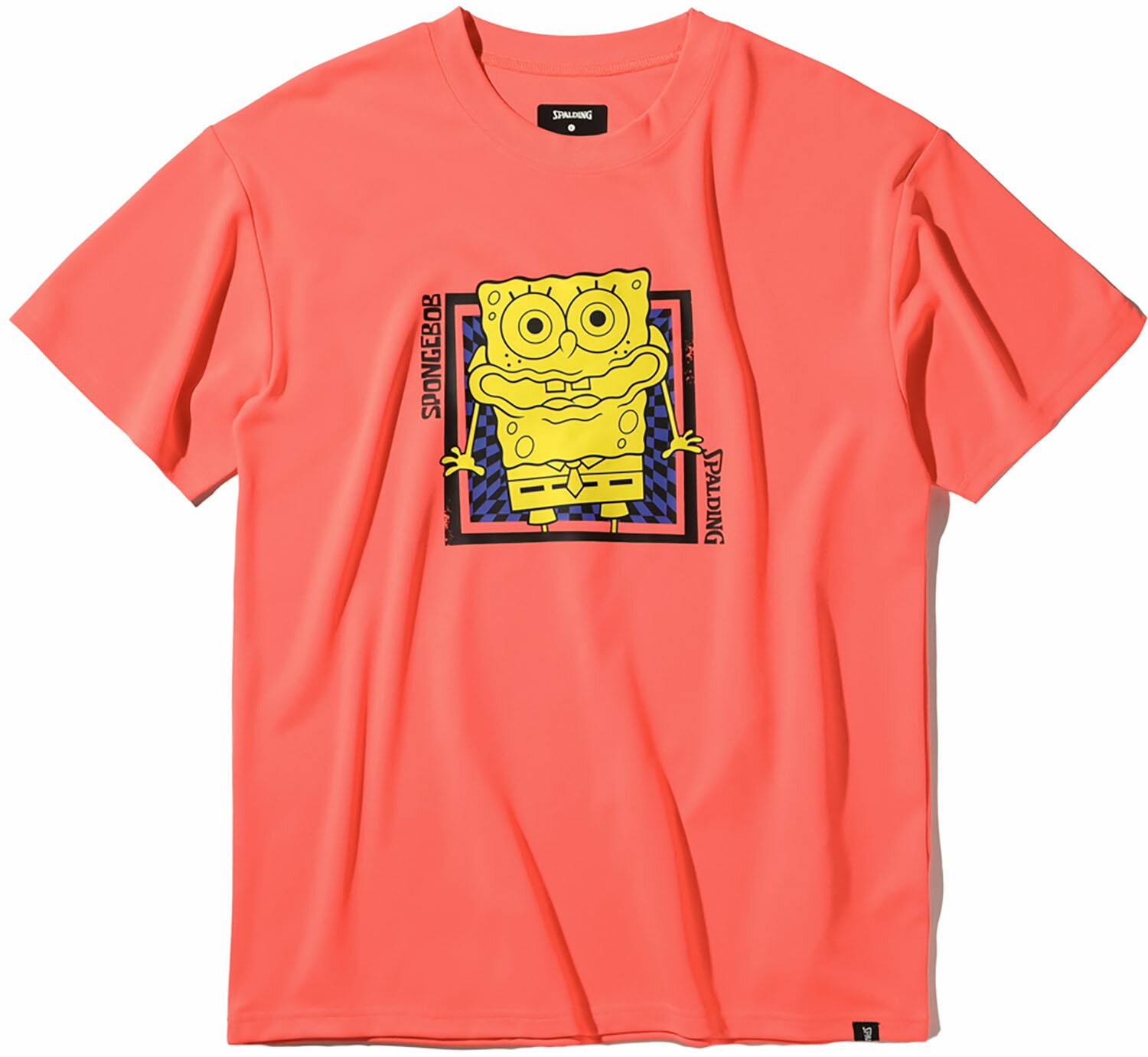 SPALDING （スポルディング） バスケットボール Tシャツ Tシャツ スポンジ・ボブ チェッカーフラッグ 【コーラル】 SMT25046S 7700 半袖Tシャツ ショートスリーブ ユニセックス 男女兼用 桃 25SS {NP}