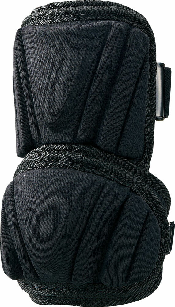 高い保護性能を発揮する3D構造のポリエステル仕様のエルボーガードです。素材：ポリエステル。サイズ：フリー（長さ240mm）。重量：約240g。左右兼用。