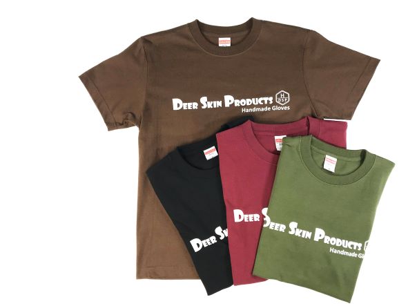 ★DSP　Tシャツ　カラー：ワイン・ブラウン・グリーン・ブラック 　 S ～L size /着心地や素材にこだわった上質なTシャツ 「Deer　Skin　Products　Tシャツ」 5.6オンス　ハイクオリティーTシャツ ヘビーウェイトの代表格とも言える5.6オンス生地は、一枚で着ても様になる万能型Tシャツ Tシャツ選びの重要なポイントとなる「よれない」「透けない」「長持ちする」と言う三大要素を全て兼ね備えています。 S：身丈　65・身幅　49・肩幅　42・袖丈　19 M：身丈　69・身幅　52・肩幅　46・袖丈　20 L：身丈　73・身幅　55・肩幅　50・袖丈　22 コットン　100％ ￥3,740 ※ネコポス便　　郵便受けへの投函によるお届けとなります。　 代引き不可・日時指定不可・商品保障はございません。
