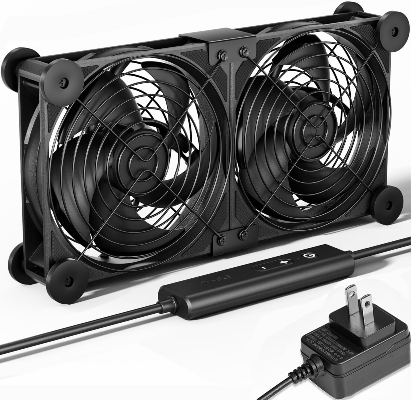 商品情報 商品の説明 主な仕様 【冷却ファン・2台連結式】シンプルで使いやすい、連結した状態でそのまま使うできる、ネジ止めを取れば分解もできる。2台ファン接続で風量UP、 2つのファンを分解して、別々の場所での換気もできます。24*4.8*12cmミニ ファン、軽量でコンパクトの設計により、空間を取らず、持ち運びと収納が便利です。狭い場所でもご利用いただけます。DIYで簡易換気扇、2つのファンでより幅広い範囲に風を送れる、使用用途が広がなる！【DC軸流ファン・超静音】ファンの前面と背面に四隅に8つのシリコンパッドを搭載。シリコン製の緩衝パッド付きで、音や振動を抑えるだけでなく、滑りにくさも兼ね備えています。自習室、図書館などの静かな場所に使っても、気になりません。【AC給電式ファン・5段階回転スピード調整】このDC12V軸流ファンには、ACアダプタとコントローラーが付属しており、プラグをコンセントに差し込んだ後、コントローラを調整することで風量を調整でき、ミニファンの風量は5段階で調節が可能で、冷却対象機器や周辺環境に合わせて、風量の強弱が調節できます。スイッチはボダン式の2基同時制御で、個別の風量調整は不可です。【排気ファン・耐久性】2個のボールベアリングを通して、羽根の安定した回転を確保し、ファンの振動も抑えてくれます。 約7000時間の理論寿命あり、使用するにつれて、騒音の増加にならず、24時間連続稼働可能。卓上扇風機として、車中泊、空気の循環などのシーンにもご利用いただけます。【簡単な組み立て】セット内容：1.12cm ファン *2、2.AC アダプター 12V 1A*1、3.コントローラー（オン・オフ、上下5段階）*1、4.防振ゴム パッド付き *16、5.ネジ *8、6.ファン ガード *4、7.コの字型金具 *1。ファンカバーが外れた状態で届くので、ネジもしくはゴム足付のネジを自分でプラスドライバーを使って取りつけます。2連ACファンはコの字型金具で2箇所をネジで繋げてある。全部装着しましたら、立てて使うこともできます、ネジ止めを取れば分解もできる、使う方すごく便利です。AC冷却ファンの両側に金属製ファンガードが装着した後は、指が入らず、持ちやすくなります。また、ケーブルなど異物の侵入も防止できます。【幅広い実用性】外付けHDD、ルーター、AV機器、スマフォ、PS4ゲーム機、ハードディスク、PC冷却用などの電子機械を冷やすために設計された冷却扇風機であり、熱がこもり、熱暴走などの問題を解決します。卓上扇風機として、車中泊、ハイエース 換気扇、空気の循環などのシーンにもご利用いただけます。浴室、トイレ、育成用テント、塗装ブースなどに設置して換気することができます。 # 【送料無料】upHere 空冷ファン12cm AC電源 2連冷却ファン ミニ送風機 扇風機 PC 強力冷却クーラー DC12V 5段階風量調整 静音 多用途排気【U2DC2】 PCや周辺機器の熱問題に悩んでいませんか？長時間の使用によって、機器の動作が不安定になったり、故障のリスクが高まったりするのはとても気持ちが悪いものです。そんなお悩みを解決するために、upHereの空冷ファンはいかがでしょうか。このファンは、簡単に取り扱うことができ、二台を連結して使用することで、さらに強力な冷却能力を発揮します。自宅のPCが熱くなりすぎていると感じる方や、静かな環境で快適に作業をしたい方にも最適です。風量は五段階に調整可能で、必要な風量に応じて設定できます。これにより、周囲への影響を最小限に抑えた静かな冷却効果を得ることができます。さらに、設置が簡単で、持ち運びや収納も便利なため、家庭用はもちろん、DIYや車中泊、換気扇としても活用できる多用途な商品です。さあ、あなたの快適な環境を作るための第一歩として、upHereの空冷ファンをお試しください。 ## 商品の特徴と利点 upHereの空冷ファンは、特に二連式のデザインが特徴です。二つのファンを連結することで、強力な風量を実現しますが、使用しないときには簡単に分解でき、持ち運びも簡単です。この設計は、特に部屋が狭い場所で使用する際に役立ちます。また、シンプルな取り付け方法で、面倒な作業は不要です。個々のファンを分けて使用することもでき、さまざまな用途に対応しています。例えば、一台をPCの後ろに設置し、もう一台を他の熱源の近くに配置することで、より効果的に冷却することが可能です。 さらに、エレガントでコンパクトなデザインは、あらゆるインテリアにマッチします。アダプターもコンパクトで、電源を確保しやすく、外部機器と接続する際も無理なく行えます。加えて、ファンは静音設計になっており、図書館や自習室でも気にせず使えます。音や振動を気にすることなく、集中できる環境を提供します。これにより、「静音性が重要」だと感じている方にも最適です。この製品は、すべてのユーザーが求める冷却を提供するために設計されています。 ## 使用シーンと適応例 upHereの空冷ファンは、さまざまな状況で活躍します。まずは、PCやゲーム機の周囲の熱を効率的に捌くために使用することが考えられます。特に、夏場や負荷のかかる作業を行う際には、その効果を実感しやすいでしょう。また、外付けHDDやAV機器などの冷却にも適しており、過熱によるトラブルを未然に防ぐことができます。具体的には、ゲームプレイを長時間続ける際の熱暴走を防ぐ役割を果たします。 また、DIYで簡易的な換気扇を作りたい方にもおすすめです。例えば、浴室やトイレ、育成用テント、塗装ブースなどでの換気に使うことで、衛生状態を保ちながら快適に過ごせます。さらに、車中泊やキャンプ時に、冷たい風を送ることで熱中症のリスクを軽減することが可能です。特に、睡眠環境を快適に保つための強い味方になるでしょう。こうした特徴から、upHereの空冷ファンは多様なニーズにお応えする、非常に実用的なアイテムと言えます。 ## 商品仕様と注意事項 upHereの空冷ファンの主要な仕様は以下の通りです。まず、12cmのファンが二台連結されており、AC電源での給電が必要です。DC12Vに対応しており、電源アダプターが付属しています。風量は五段階に調整でき、コントローラーで簡単に設定が可能です。静音設計で、図書館や自宅での使用にも適しています。また、ファンの後面と前面にはシリコンパッドが装着されており、振動や音を抑えるだけでなく、滑りにくい設計になっています。耐久性も高く、約7000時間の理論寿命があります。 取り扱いに関しては、ファンを使用する際には定期的な掃除をお勧めします。ほこりがたまると冷却効果が薄れるため、注意が必要です。また、設置場所には注意し、十分なスペースを確保して使用してください。これによって、最大限の性能を発揮することができます。合成素材による頑丈な作りのため、長期間の使用に耐えることができるのも、この商品の魅力の一つです。 ## まとめ - upHereの空冷ファンは、二台連結した強力な冷却能力を持っています。 - 風量は五段階で調整可能で、静かに使うことができます。 - 様々な使用シーンに適しており、特にPC周辺機器の冷却に最適です。 - コンパクトで持ち運びやすく、簡単に取り付けることができます。 - 高い耐久性があり、長期間使用することができる安心感があります。 このように、upHereの空冷ファンはあなたの生活をより快適にするための強い味方です。熱に悩む全ての方に一度お試しいただきたい商品です。