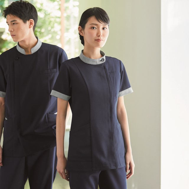 白衣ネット 楽天市場店のBR1145 オンワード ナースウェア ジャケット 女性用 半袖 制菌加工 静電気帯電防止 ストレッチ 吸水 速乾 接触冷感 工業洗濯可 ONWARD ラフィーリア Raffiria 医療用 看護師 レディース レディス 上衣 チュニック 白衣｜アングル3