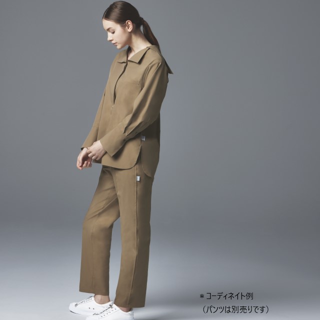 白衣ネット 楽天市場店のDOM-0007 ナースウェア トップス 長袖 女性用 ユナイト チトセ 透防止 制電 ストレッチ 制菌 UVカット イージーケア セーラーカラー 医療用 白衣 ドクター 医師 ナース 看護師 クリニック サロン 歯科 美容 小児科 婦人科 薬剤師 整体 レディス｜アングル2