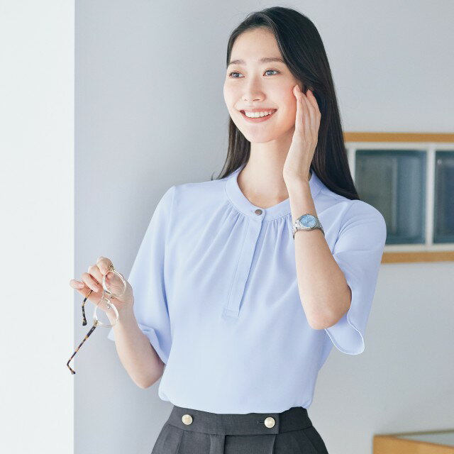 プルオーバー ブラウス 四分袖 ギャザー ネック消臭テープ ストレッチ 動きやすい 軽い 体型カバー U82556 ユニレディ ヤギコーポレーション 夏服 夏用制服 事務服 受付 オフィス 医療 美容 エステ クリニック サロン 病院 おもてなし サービス ユニフォーム