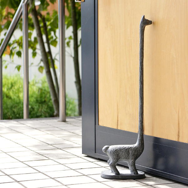 ドアストッパー ラマ かわいい アイアン 鉄鋳物 玄関 室内 置くだけ ドア止め おしゃれ リャマ 置物 オ..