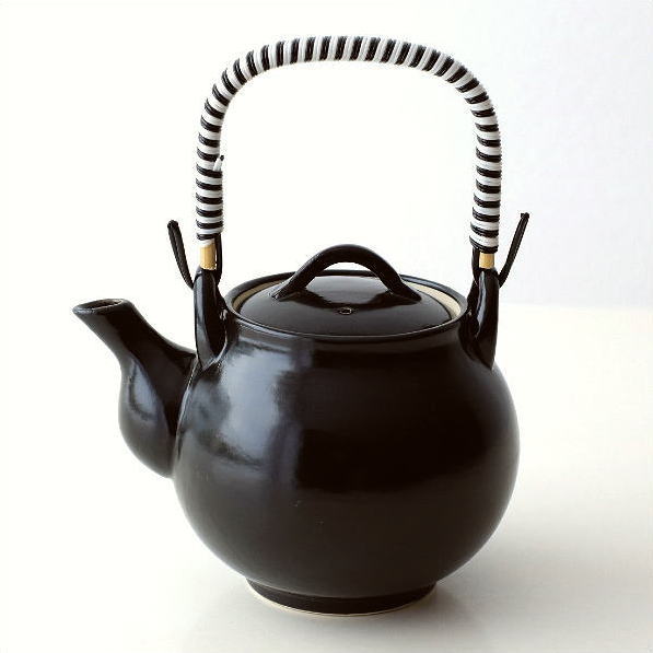 土瓶 急須 おしゃれ 大きい 大容量 690ml 日本製 有田焼 黒 陶器 ステンレスメッシュ 茶こし付き ポット 食洗機対応 和モダン シンプル 焼き物 土物 使いやすい 緑茶 日本茶 お茶 ギフト プレゼント 黒陶土瓶