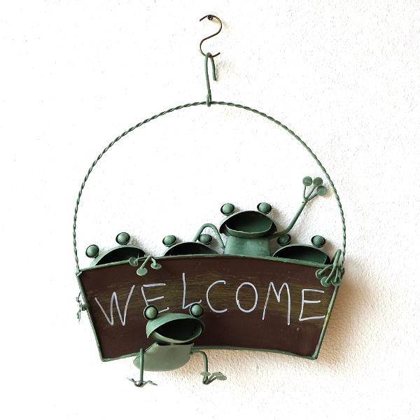 カエル 壁掛け 吊り下げ 置物 玄関 ブリキ グッズ 雑貨 オブジェ サイン Welcome おしゃれ かわいい インテリア ブリキのカエル ウェルカムハンギング
