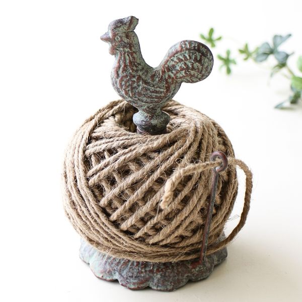 麻紐ホルダー 置物 オブジェ ニワトリ アイアン おしゃれ 雑貨 かわいい スタンド アンティーク調 ガーデン小物 ガーデン インテリア ニワトリのアイアン麻紐ホルダー