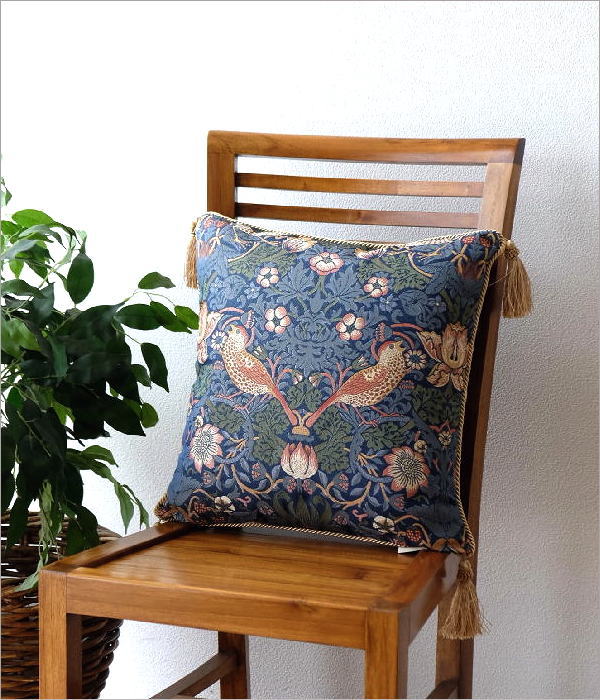 クッション 45×45cm クッション おしゃれ スクエア 刺繍 タッセル付き モダン ジェニファテイラー ストロベリー シーフ インテリア ジェニファーテイラーStrawberry Thief クッション [2]