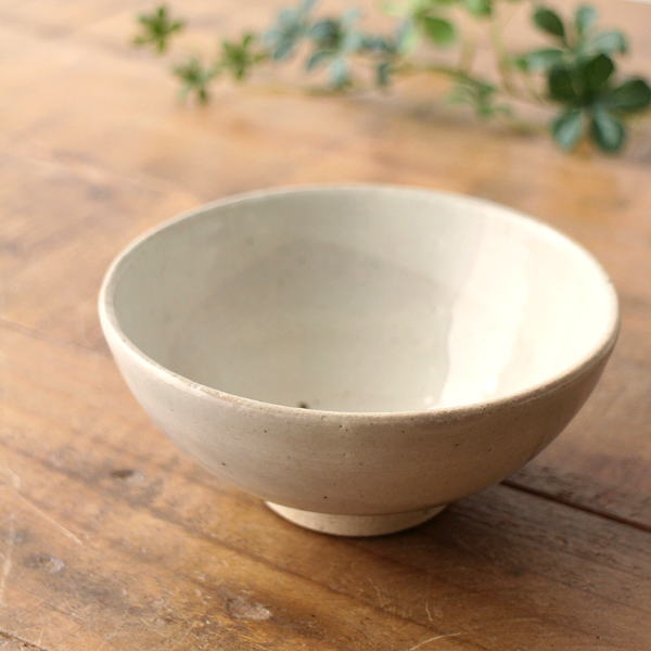 Rakuten - 茶碗 美濃焼 おしゃれ お茶碗 ご飯茶碗 陶器 和食器 和風 飯碗 粉引き ごはん茶碗 茶わん 飯椀 ご飯茶わん 和モダン ナチュラル シンプル 贈り物 プレゼント ギフト 日本製 食器 電子レンジ対応 食洗機対応 焼き物 粉引 クラウドご飯茶碗