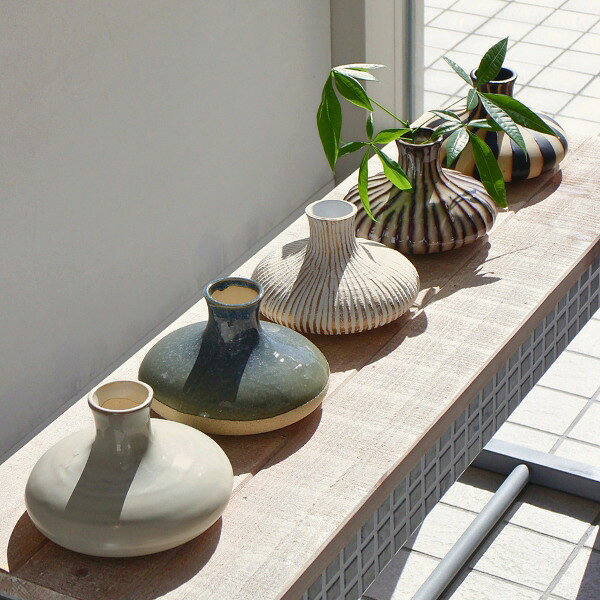 一輪挿し 陶器 花瓶 おしゃれ 枝物 ドライフラワー 生花 かわいい 北欧 モダン デザイン フラワーベース 丸 くびれ 口が狭い 焼き物 セラミックフラワーベース Low 5タイプ