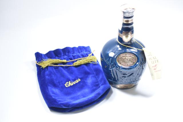 【未開栓】 ロイヤルサルート ROYAL SALUTE 21年 青 陶器 700ml 巾着付 【中古】