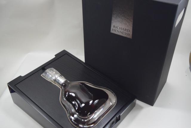 【未開栓】ヘネシー HENNESSY リシャール 現行ボトル バカラ 完備品 700ml 【中古】