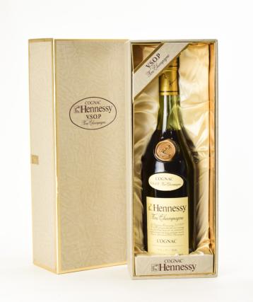 【未開栓】ヘネシー HENNESSY VSOP ファインシャンパーニュ スリムボトル 700ml 箱付 送料込み 【中古】